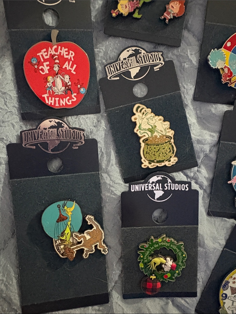 Universal Studios Enamel Pin Set -Multi Color dr. Seuss cat in hat grinch n more - Picture 8 of 10
